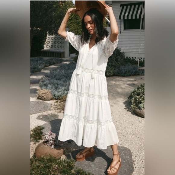 En Saison Dresses & Skirts - NWT En Saison Tiered Lace Detail Midi Dress White Size Medium 100% Cotton